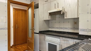 Piso en alquiler en Milán - Pumarín - Teatinos en Oviedo