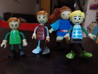 Muñecos articulados familia
