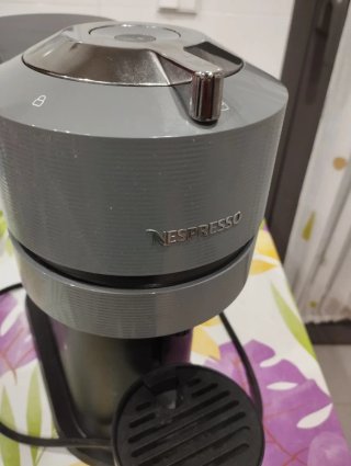 Cafetera Nespresso Negra