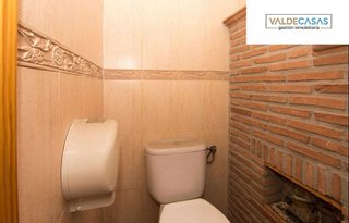 Local comercial en venta en Cervantes en Granada