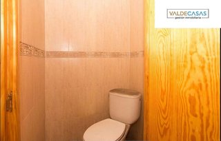 Local comercial en venta en Cervantes en Granada