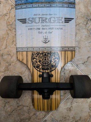 Longboard Surge Drop 102x22 cm Carve