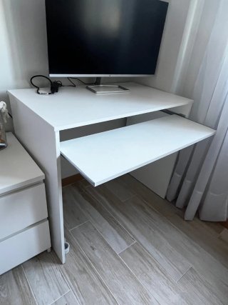 Escritorio blanco con silla - Oferta junio