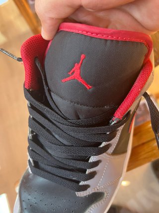 Jordan 1 Low Rojas y Negras