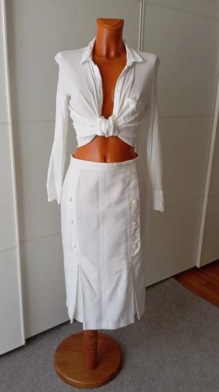 Falda blanca vintage botones. Nueva.
