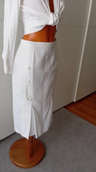 Falda blanca vintage botones. Nueva.