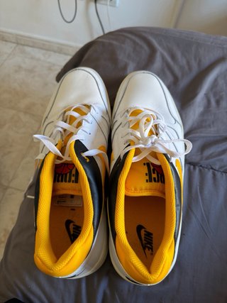Zapatilla Nike Air Force 1 Blanca y Amarilla