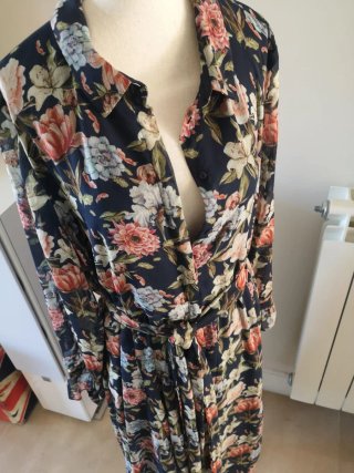 Vestido Cortefiel estampado floral talla XL