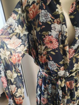 Vestido Cortefiel estampado floral talla XL