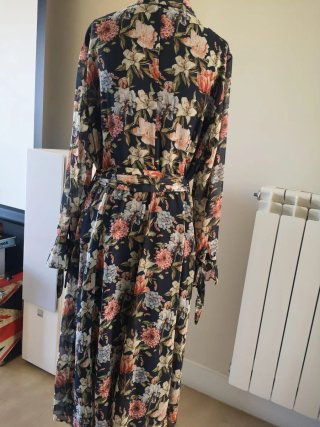 Vestido Cortefiel estampado floral talla XL