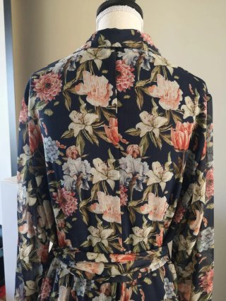 Vestido Cortefiel estampado floral talla XL