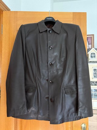 Chaqueta de cuero marrón