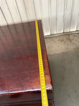 Baúl oriental de cuero y madera antiguo