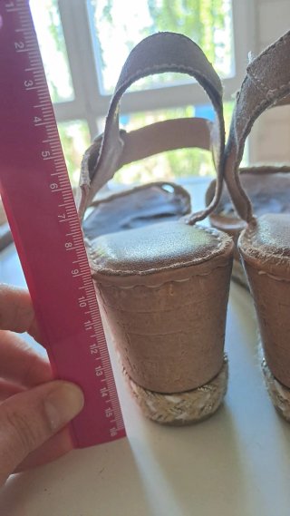 Sandalias Porronet. T 38. Plataforma