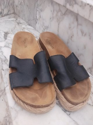 Sandalias negras Tascon