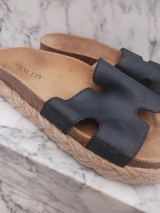 Sandalias negras Tascon