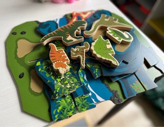 Juego de mesa de dinosaurios IKEA