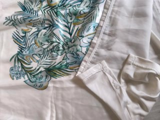 Camiseta Cortefiel Talla M Estampado Hojas