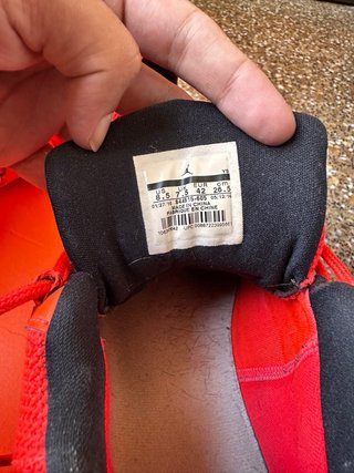 Nike Air Jordan Academy Rojo/Negro