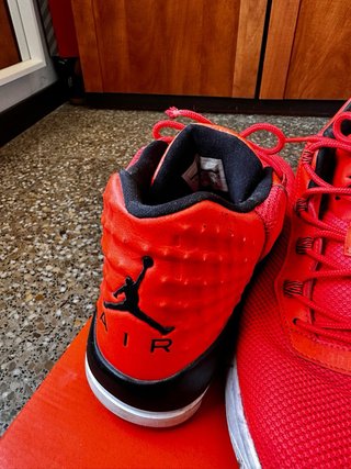 Nike Air Jordan Academy Rojo/Negro