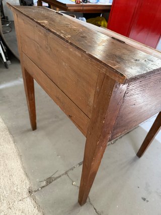 Mesa antigua de madera