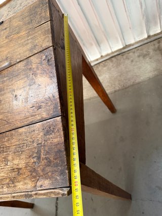 Mesa antigua de madera