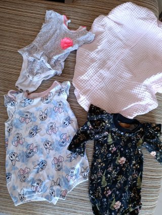 PACK ropa - BEBÉ niña + hamaca para la bañera