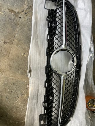 Parrilla Mercedes W206