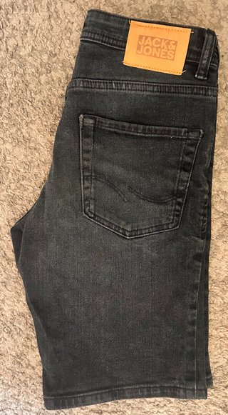 Vaqueros cortos niño Jack & Jones Talla 10 años.