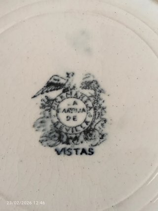 Juego de tazas y platillos antiguos