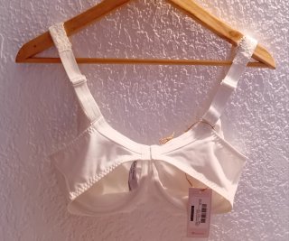 Sujetador blanco talla EU75F con aros