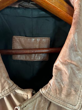 Cazadora de piel marrón