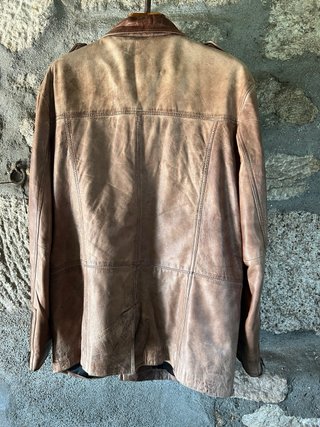 Cazadora de piel marrón