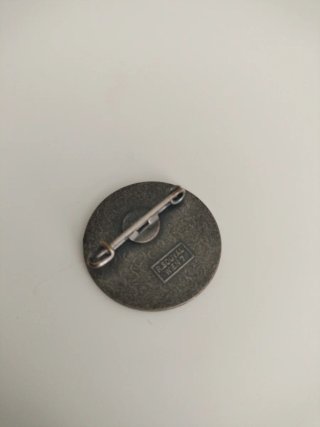 Insignia medalla Viena 1985. Fabricante Souval.
