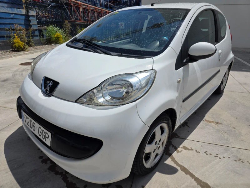 Peugeot 107 2008 - foto 1