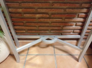 Recibidor de madera lacado en plateado