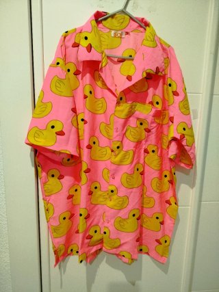 Camisa estampada de patitos de goma