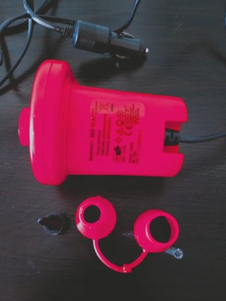 Bomba de aire infladora eléctrica roja