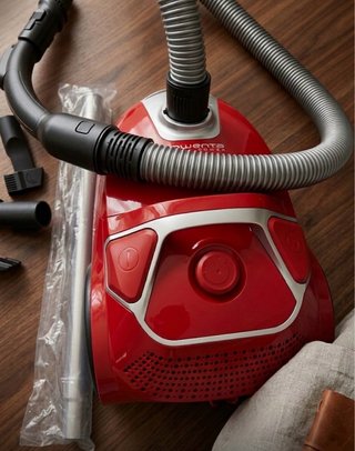 Aspiradora Rowenta Compact Power RO3953EA Roja