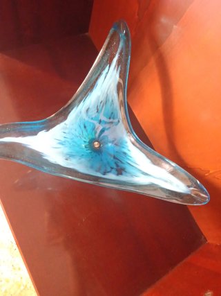 Decoración de cristal azul antigua