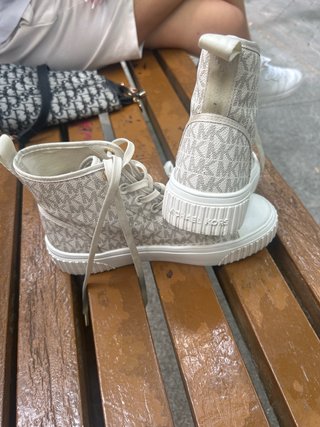 Zapatillas Michael Kors Beige/Blanco originales