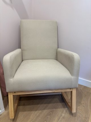 Mecedora NUEVA Sklum Beige Tela y Madera.