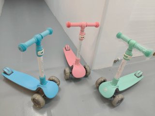 Patinete infantil 3 ruedas luces LED