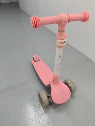 Patinete infantil 3 ruedas luces LED