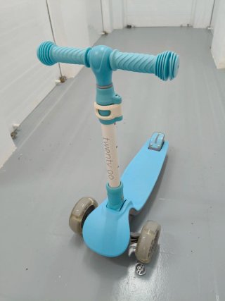 Patinete infantil 3 ruedas luces LED