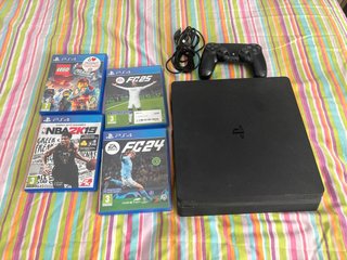 Consola PS4 Slim Negra + 4 Juegos