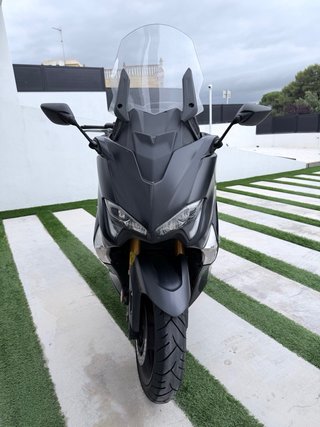 Yamaha TMAX 530 DX Negra