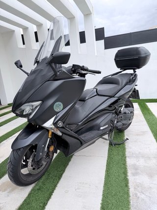 Yamaha TMAX 530 DX Negra