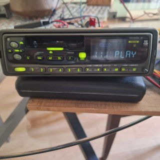 Radio cassette Pioneer KEH-P5400R con Bluetooth