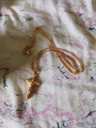 Cadena crucifijo hombre oro 18k acero ino
